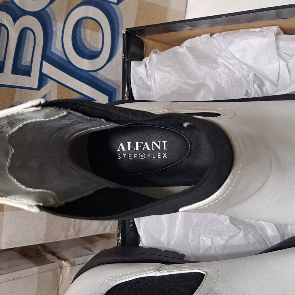 Alfani Women's Tackoma Lug Sole Booties White/Black Pull-On Size 9.5M New In Box - Picture 14 of 15